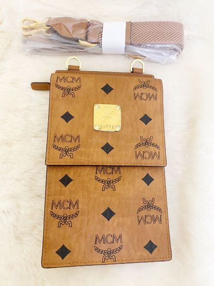 กระเป๋าใส่มือถือ บัตร การ์ด Mcm Crossbody Phone Case in Visetos รูปที่ 7
