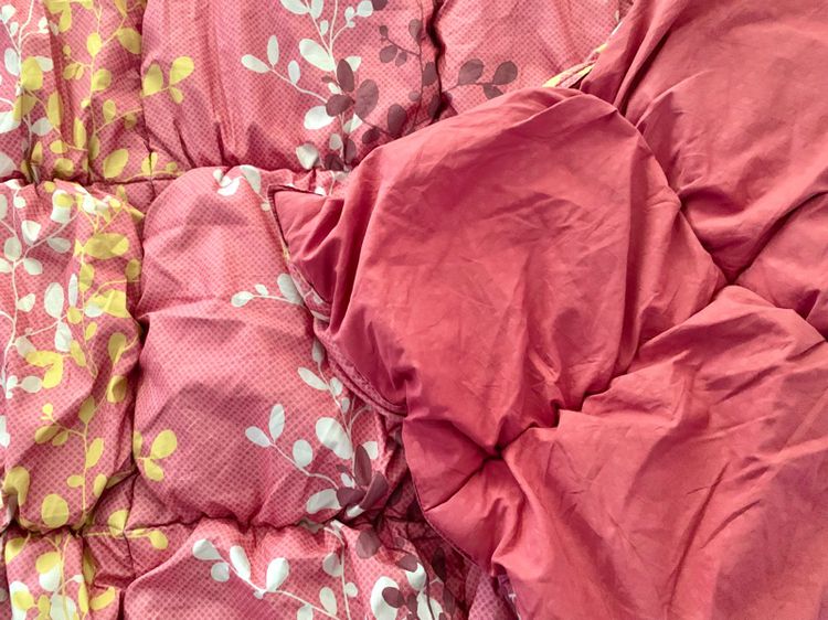 ผ้านวมขนเป็ด ขนาด 4ฟุต สีชมพูลายใบไม้หลากสี มือสองสภาพดี สินค้าญี่ปุ่น-เกาหลีแท้ รูปที่ 8