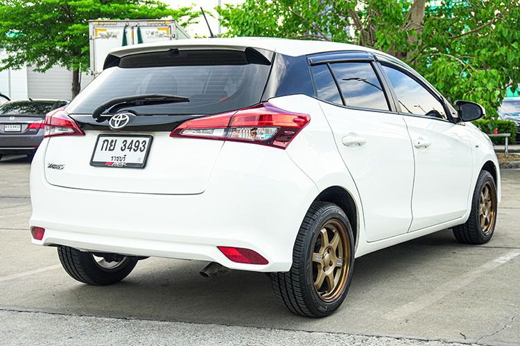 Toyota Yaris 2020 1.2 Entry Sedan เบนซิน ไม่ติดแก๊ส เกียร์อัตโนมัติ ขาว รูปที่ 3