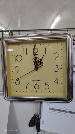 ขายนาฬิกาแขวนยี่ห้อanchor. brand เครื่องญี่ปุ่นสวย าก ขาย300บาท 