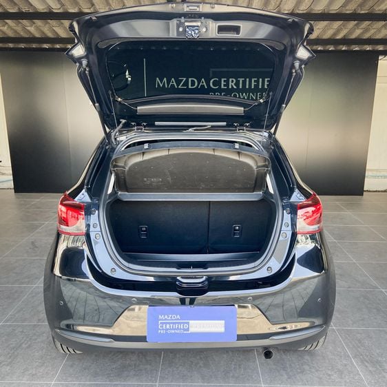 Mazda Mazda 2 2021 1.3 C Sports Sedan เบนซิน ไม่ติดแก๊ส เกียร์อัตโนมัติ ดำ รูปที่ 4