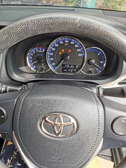 รถ Toyota Yaris 1.2 Sport Hatchback สี ดำ