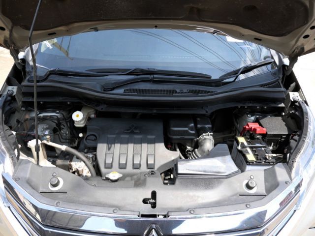 Mitsubishi Xpander 2018 1.5 GLS LTD Van เบนซิน ไม่ติดแก๊ส เกียร์อัตโนมัติ บรอนซ์เงิน รูปที่ 4