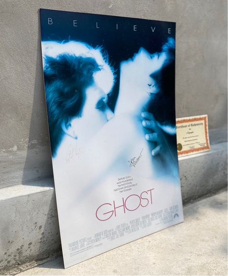 โปสเตอร์ภาพยนต์แท้เรื่อง GHOST วิญญาณ ความรัก ความรู้สึก ปี1990 พร้อมลายเซ็นต์ พระนางระดับโลกค่ะ รูปที่ 13