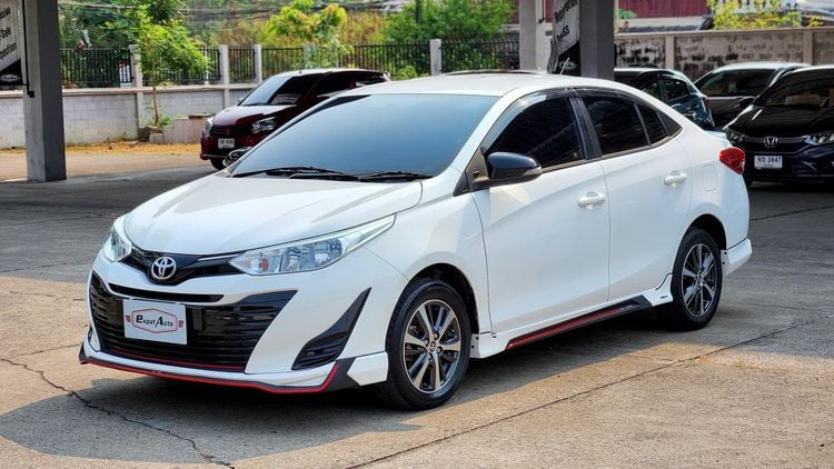 Toyota Yaris ATIV 2020 1.2 Mid Sedan เบนซิน ไม่ติดแก๊ส เกียร์อัตโนมัติ ขาว