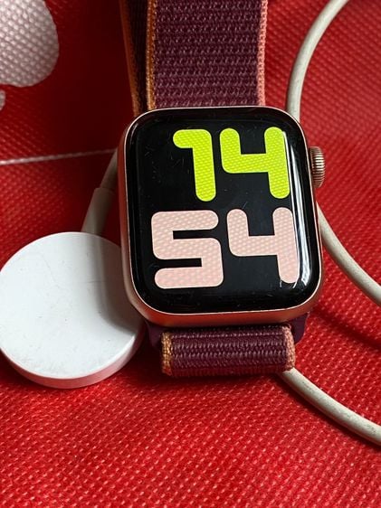 โรสโกลด์ Apple Watch SE RoseGold 40mm ใส่ sim สวย แบตดี แท้ทุกชิ้น ไม่ลด งดต่อ ครับ