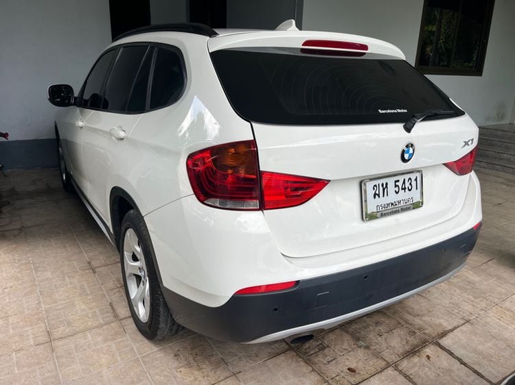 รถ BMW X1 2.0 sDrive18i สี ขาว