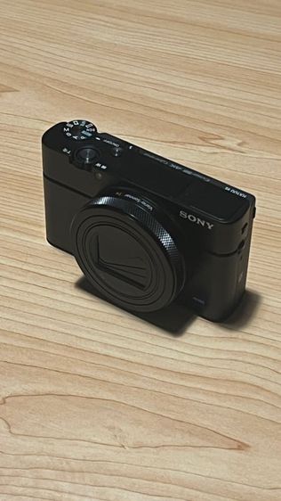 Sony RX100 M7 camera 