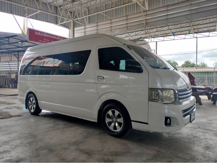 Toyota Commuter 2013 2.5 Van ดีเซล ไม่ติดแก๊ส เกียร์ธรรมดา ขาว