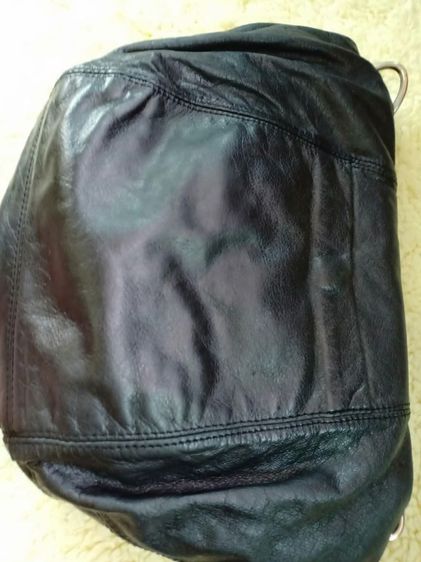 กระเป๋าสะพายยาวหนังแท้สีดำ DKNY รูปที่ 2