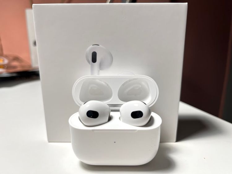 Airpods 3rd gen Magsafe case รูปที่ 1