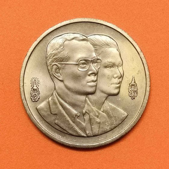 เหรียญนิกเกิล 20 บาท รัชกาลที่ 9 - พระราชินี ที่ระลึก ปีสิ่งแวดล้อมอาเซียน พศ 2538 พร้อมตลับ รูปที่ 1
