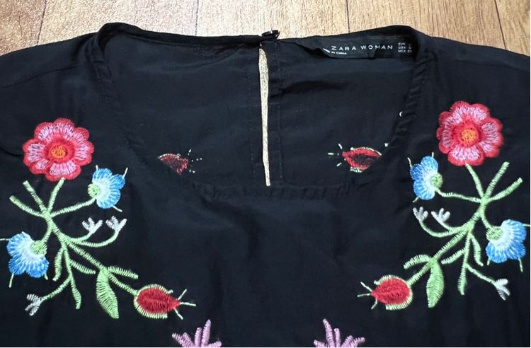 เสื้อ zara black floral embroidered dress รูปที่ 3