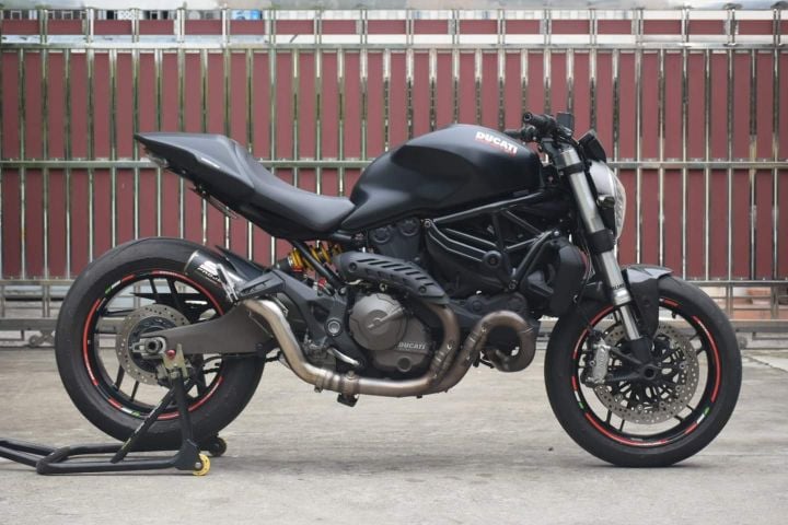 Ducati Monster821 Black รูปที่ 1
