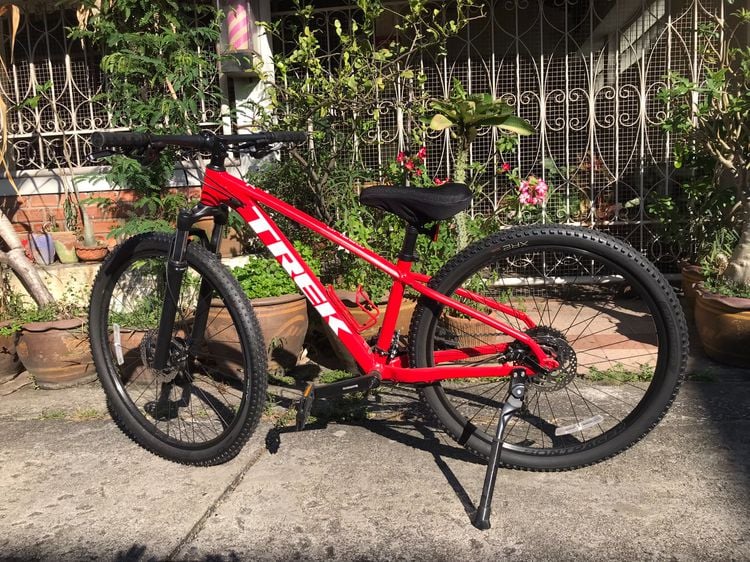 ขายจักรยานเสือภูเขา TREK MARLIN 7 สีแดง 10 Speeds สภาพใหม่มาก Original 16,000 บาท