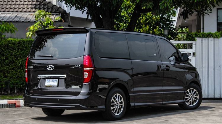 Hyundai H-1  2019 2.5 Deluxe Van ดีเซล ไม่ติดแก๊ส เกียร์อัตโนมัติ ดำ รูปที่ 4