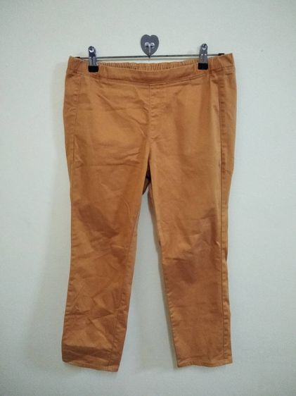 กางเกงขายาว  uniqlo สีเหลือง ของแท้  รอบเอว 32- 34 ยาว 32  สภาพดีไม่มีขาด