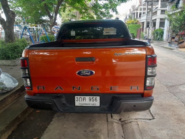 รถ Ford Ranger 2.2 Hi-Rider Wildtrak สี ส้ม