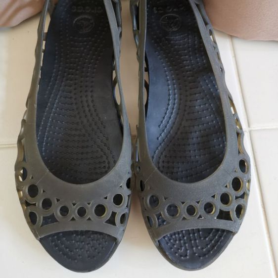 รองเท้า​ Crocs​ มือ​ 2 รูปที่ 2
