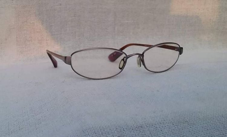 แว่นตาอเมริกันสายพันธุ์แคลิฟอร์เนียน OLIVER PEOPLES 'โอลิเวอร์ พีเพิลส์' เลนส์กระจกคริสตัล–มัลติโค้ท HOYA คุณภาพสูง ค่าสายตายาว 250...Authentic OLIVER PEOPLES handcrafted in Sabae, Japan
 รูปที่ 9