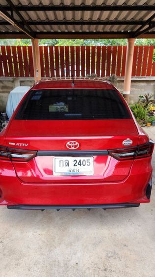 Toyota Yaris ATIV 2022 1.2 E Sedan เบนซิน ไม่ติดแก๊ส เกียร์อัตโนมัติ แดง รูปที่ 4