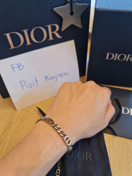 🌟 Dior Men Bracelet ออกช็อป Emporium อุปกรณ์ครบครับ ส่งต่อ 12,900.- ต่อรองได้ครับ ⭐️ รูปที่ 3