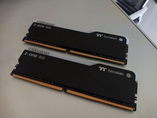 Themaltake Ram DDR4 8×2 Toughram Z-One RGB บัส 3690