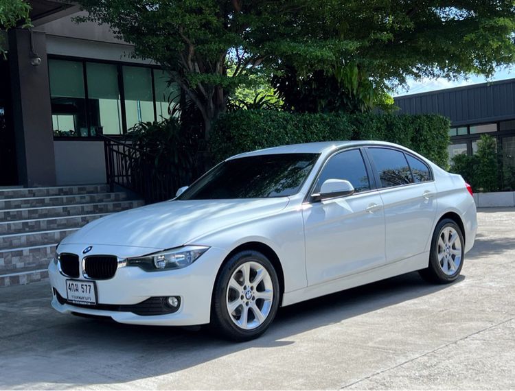BMW Series 3 2015 316i Sedan เบนซิน ไม่ติดแก๊ส เกียร์อัตโนมัติ ขาว รูปที่ 4