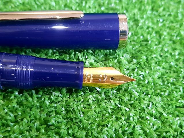 ขอขายปากกาหมึกซึม Sailor.Brand Japan หัวหมึกผลิตในไต้หวัน หัว F-2 สีน้ำเงินอมม่วง สภาพยังสวยไม่มีเสีย รูปที่ 5