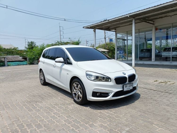 BMW Series 2 2015 218i Utility-car เบนซิน ไม่ติดแก๊ส เกียร์อัตโนมัติ ขาว
