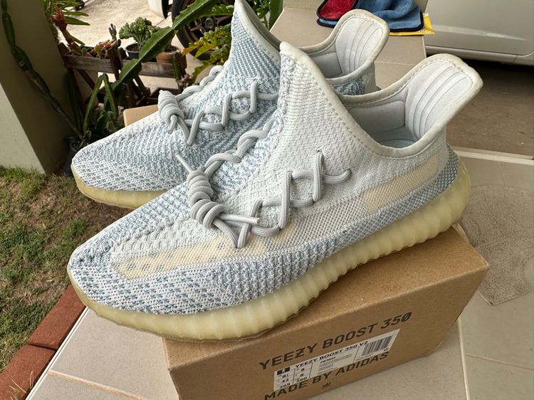 Adidas Yeezy Boost 350 V2 Cloud White  รูปที่ 1