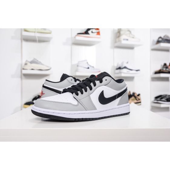 รองเท้าผ้าใบ ขนาดอื่น ๆ Nike Air Jordan 1 Low Light Smoke Grey AJ1 (เทาดำ)