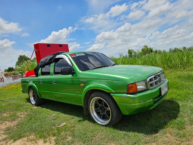 รถ Ford Ranger 2.5 XLS สี เขียว