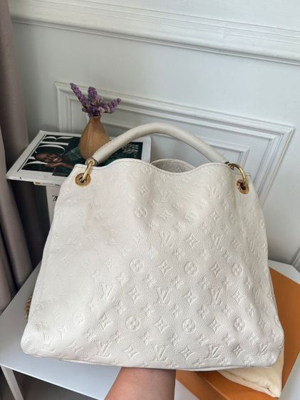 Louis Vuitton  Artsy MM shoulder bag White แรร์ไอเท็ม สวยคุ้ม รูปที่ 7