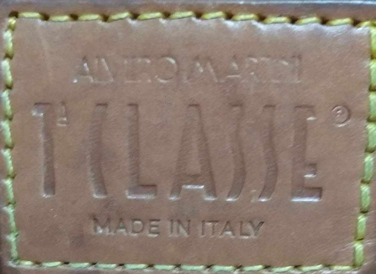 กระเป๋า ALVIERO MARTINI MADE IN ITALY ครับ
