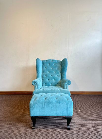 เก้าอี้อาร์มเเชร์ พร้อมสตูล เบาะผ้ากำมะหยี่สีฟ้า รูปที่ 1
