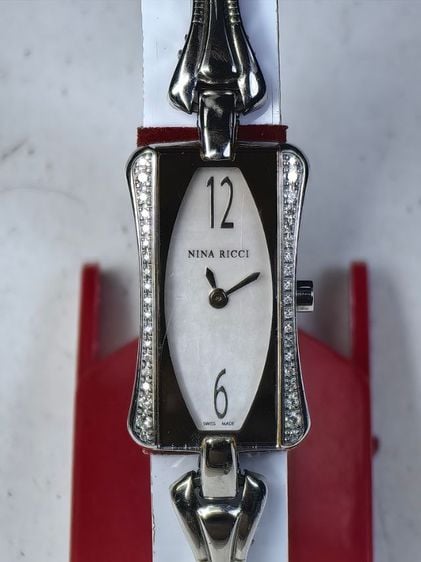 นาฬิกา Nina Ricci