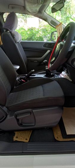 Ford Ranger 2015 2.2 XLS Pickup ดีเซล ไม่ติดแก๊ส เกียร์ธรรมดา ขาว รูปที่ 2