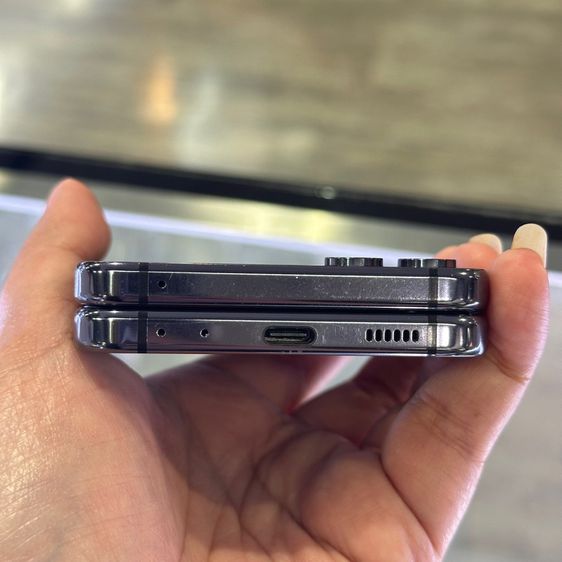Samsung Z Flip5 512GB สีดำ เครื่องนอก เมนูไทย สภาพสวยมาก มีรอยมุมบนเล็กๆ จอ6.7นิ้ว แรม8รอม512 Snap8 Gen2 เครื่องใช้งานดีเยี่ยม🔥🔥 รูปที่ 11