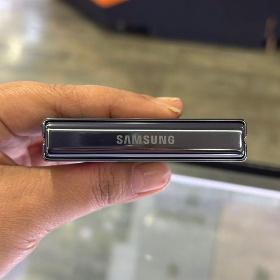 Samsung Z Flip5 512GB สีดำ เครื่องนอก เมนูไทย สภาพสวยมาก มีรอยมุมบนเล็กๆ จอ6.7นิ้ว แรม8รอม512 Snap8 Gen2 เครื่องใช้งานดีเยี่ยม🔥🔥 รูปที่ 12