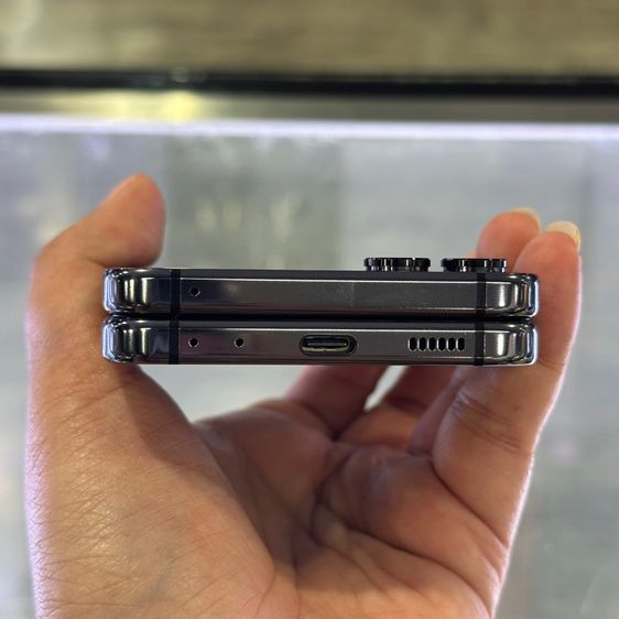 Samsung Z Flip5 256GB สีดำ เครื่องศูนย์ สภาพสวย จอ6.7นิ้ว แรม8รอม256 Snap8 Gen2 มีประกันศูนย์🔥🔥 รูปที่ 11