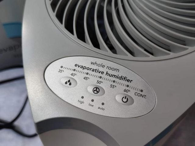 Sale1890บาท Vornado Evap3 1.5 Gallon 700 Square Feet Evaporative Vortex Home Humidifier แบรนด์จากUSA เครื่องทำความชื้นสามารถลดเชื้อโควิคได้ รูปที่ 3