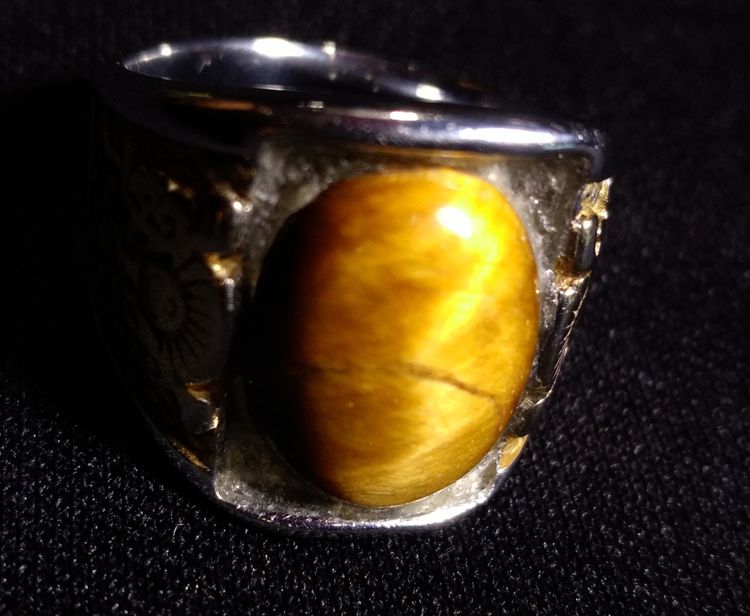 แหวนหัวแหวนหิน tiger eye ไซส์ใหญ่ 68 22มม.ตัวเรือนโลหะขาวข้างขอบล่ยทอง ไม่ลอกไม่ดำ ไม่แพ้ผิว เสริมอำนาจ มงคล เรียกทรัพย์ สวยมาก ขาย 1,