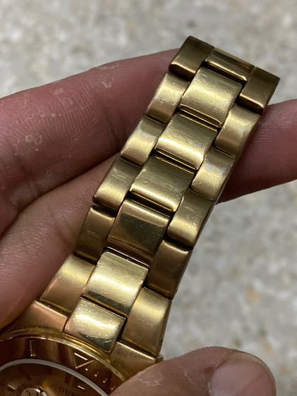 นาฬิกายี่ห้อ GUESS  ของแท้มือสอง  ทองสวย สแตนเลสสายยาว 17  เซนติเมตร 900฿ รูปที่ 5
