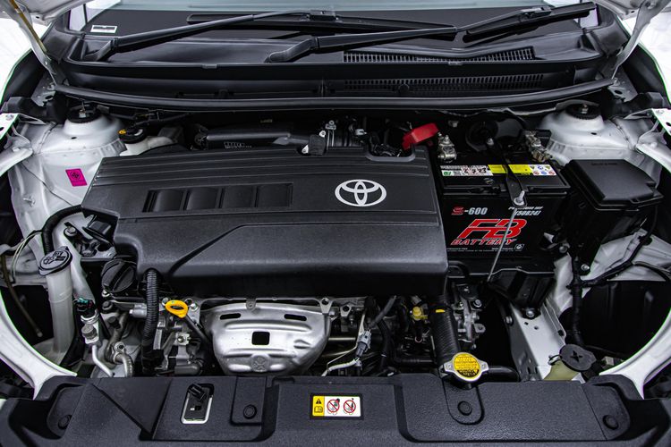 Toyota Yaris ATIV 2019 1.2 J Sedan เบนซิน เกียร์อัตโนมัติ ขาว รูปที่ 4