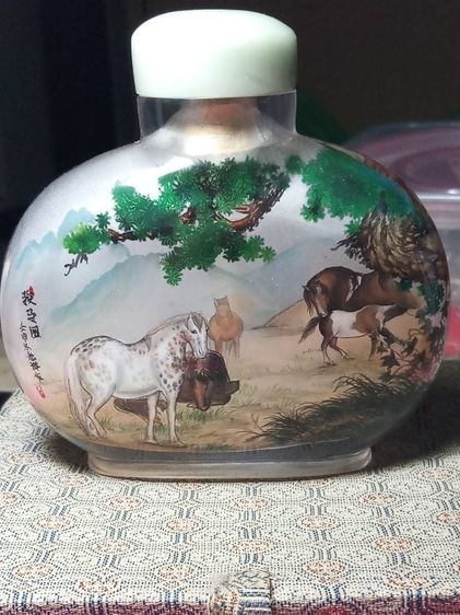 ภาพเขียนสีภายในขวดเหล้าจีนฝาขวดเป็นหินหยกพร้อมกล่องจากประเทศจีน