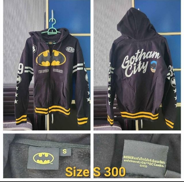 ขายเสื้อกันหนาวลิขสิทธ์ Batman Size s สภาพดี