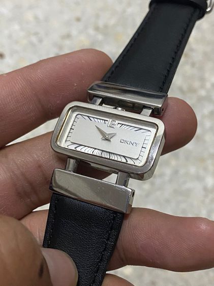 นาฬิกายี่ห้อ DKNY  ของแท้มือสอง สแตนเลสสายหนังเปลี่ยนใหม่ 900฿ รูปที่ 7