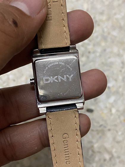 นาฬิกายี่ห้อ DKNY  ของแท้มือสอง สแตนเลสสายหนังเปลี่ยนใหม่ 900฿ รูปที่ 3