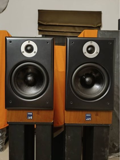 ขายลำโพงวางหิ้งเสียงดีขึ้นหิ้ง แบรนด์ดัง ATC SCM-11 Bookshelf Loudspeakers made in England🏴󠁧󠁢󠁥󠁮󠁧󠁿 รุ่นแรก กล่องคู่มือครบ 